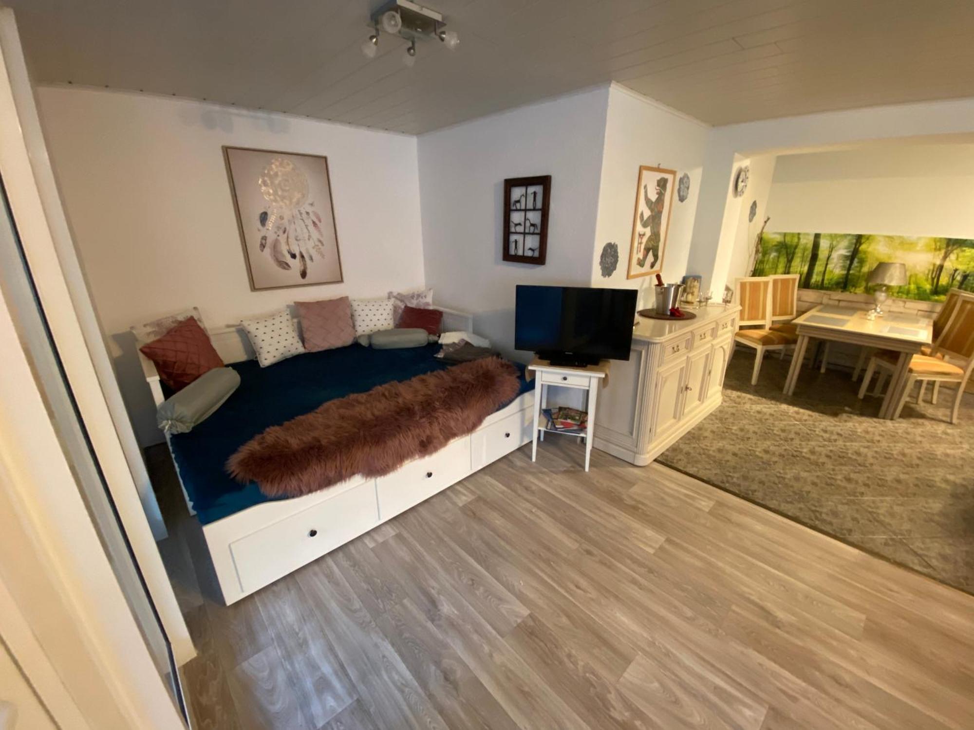 Grosse Helle Wohnung Am Wald In Bad Saarow Nahe Gruenheide Und Berlin Souterrain Εξωτερικό φωτογραφία